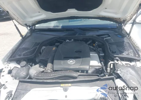 2017 Mercedes-Benz C 300 Luxury/Sport z USA, uszkodzony, nr VIN 55SWF4JB6HU186221